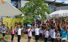 Auftritt der Kinder beim Geburtstagsfest der Kita Trimmelter Hof