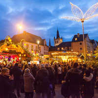 Trierer Weihnachtsmarkt auf dem Domfreihof