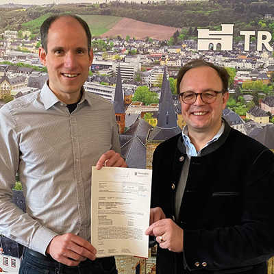 1,35 Millionen für die Innenstadt: Die Dezernenten Dr. Thilo Becker (l.) und Ralf Britten freuen sich über den Bewilligungsbescheid aus der Städtebauförderung.    