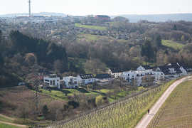 In den letzten Jahren ist die Siedlung entlang der Straße Im Avelertal weiter gewachsen.