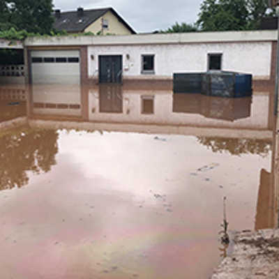 Von den Hochwasser in Ehrang waren auch verschiedene Firmengrundstücke betroffen, darunter in der Quinter Straße. 