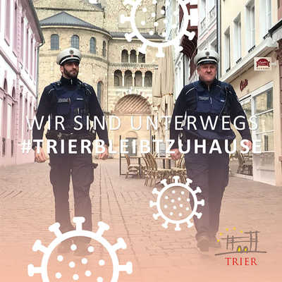 Pascal Reichert und Gerd Gödert (Kommunaler Vollzugsdienst, v. l.) weisen im neuen Instagram-Account der Stadt Trier auf die Kontrollen hin. Die Postings sind auch gedacht als Dankeschön an die Trierer.
