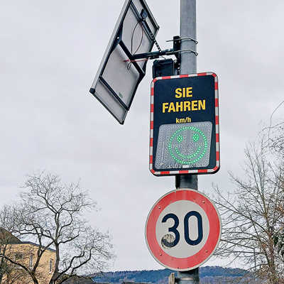 Das mobile Geschwindigkeitsdisplay soll nach dem Willen des Ortsbeirats Heiligkreuz unter anderem im Hopfengarten, der Rotbachstraße und im Karlsweg installiert werden.
