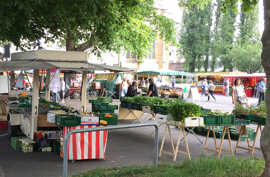 Markt auf dem Augustinerhof
